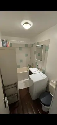 Salle de bains dans l'établissement Charmant studio 25m2 à 10min à pied de Montmartre