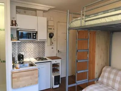 Cuisine ou kitchenette dans l'établissement STUDIO 12ième