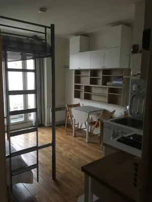 Cuisine ou kitchenette dans l'établissement STUDIO 12ième
