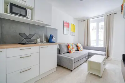 Cuisine ou kitchenette dans l'établissement Cozy Apartment 4people - Canal St Martin & République