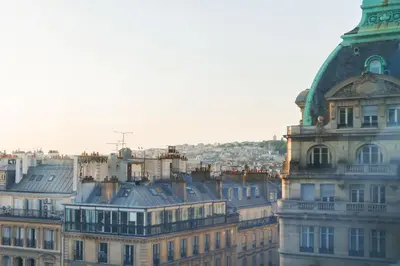 Vue générale sur Paris ou vue de la ville depuis l'appartement