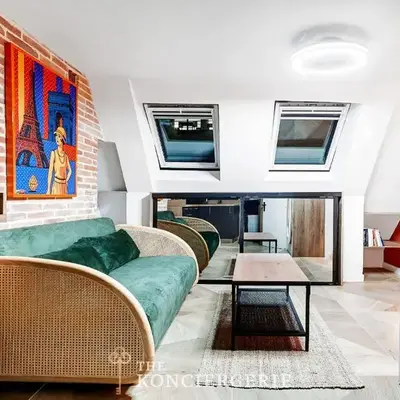 Stylish Nest - Heart of Paris