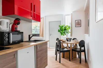 Cuisine ou kitchenette dans l'établissement Charmant 2 pieces Paris 18 - Proche Montmartre