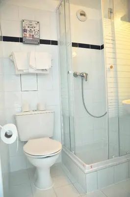 Salle de bains dans l'établissement Hotel de la Tour