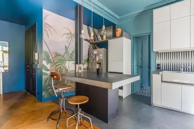 Cuisine ou kitchenette dans l'établissement Appartement chic près de l'Arc de Triomphe