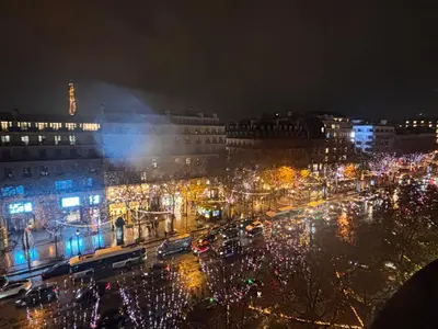 Vue générale sur Paris ou vue de la ville depuis l'appartement