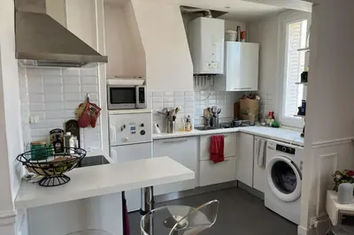 Cuisine ou kitchenette dans l'établissement Cozy apartment of 35 m2 at the gates of Paris