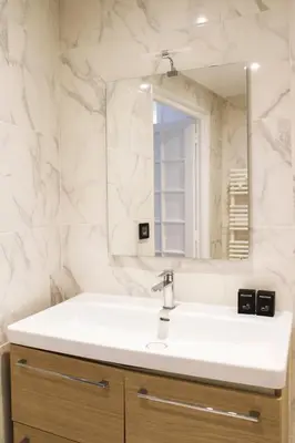Salle de bains dans l'établissement Appartement lumineux avec mezzanine à Asnières