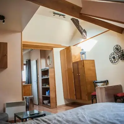 Charming & bright studio in Marais