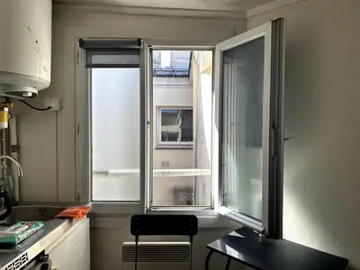 Cuisine ou kitchenette dans l'établissement Independent Room Paris 6