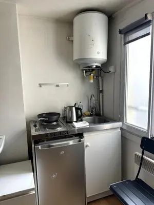 Cuisine ou kitchenette dans l'établissement Independent Room Paris 6