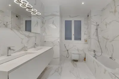 Salle de bains dans l'établissement Luxury 5 Bed Residence - Opposite Arc de Triomphe
