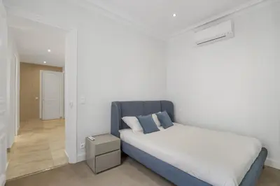 Un ou plusieurs lits dans un hébergement de l'établissement Luxury 5 Bed Residence - Opposite Arc de Triomphe