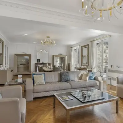 Luxury 5 Bed Residence - Opposite Arc de Triomphe