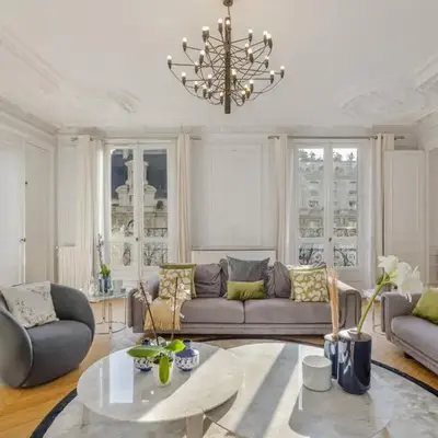 The Parisian Beauty - Ultra Luxury