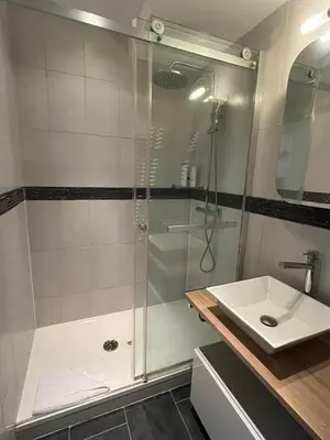 Salle de bains dans l'établissement GoodGuest-Paris Sentier Montorgueil Mobility Lease