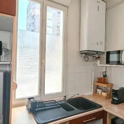 Proche Clignancourt (Métro 4) et Marché aux Puces