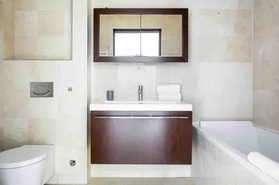 Salle de bains dans l'établissement Etage privé vue sur la seine