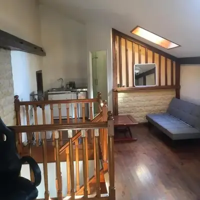 Studio lumineux à deux pas des Puces de St Ouen
