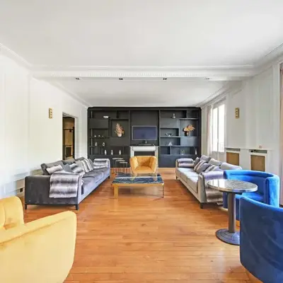 Elegant 3BR Apartment for 6 - Near Palais des Congres
