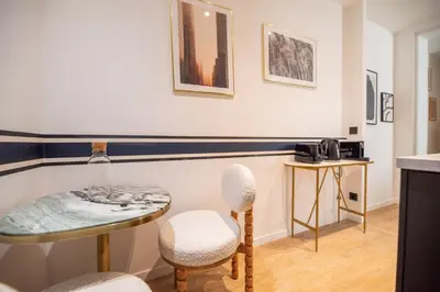 Cuisine ou kitchenette dans l'établissement Stylish Studio in East Paris