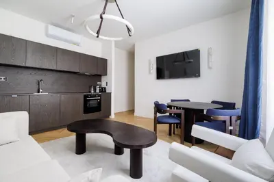 Cuisine ou kitchenette dans l'établissement Splendid apartment with AC in Champs Élysées for 4PAX