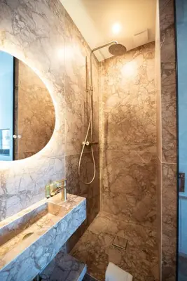 Salle de bains dans l'établissement Stylish Duplex in Paris' Center