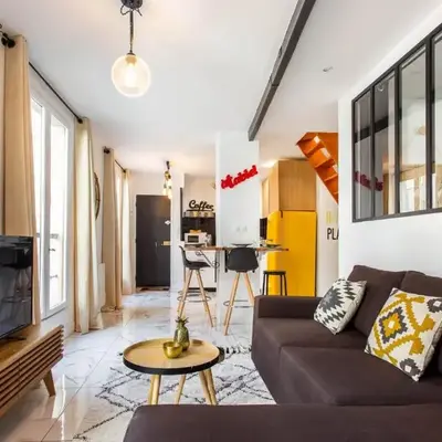 Parisian Charm in Sentier
