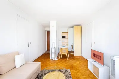 Cuisine ou kitchenette dans l'établissement GuestReady - Tranquil city stay near Montparnasse