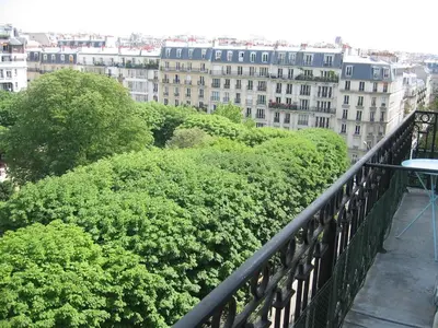 Balcon ou terrasse dans l'établissement Haussmann-style flat with Montmartre view