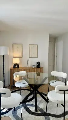 Coin salon dans l'établissement New Apprt 2 Rooms Tour Eiffel