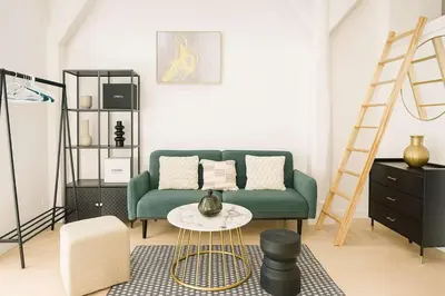 Cuisine ou kitchenette dans l'établissement Appartement atypique avec Mezzanine - Paris 9 - 6P