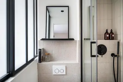 Salle de bains dans l'établissement Mind design studio, Paris center
