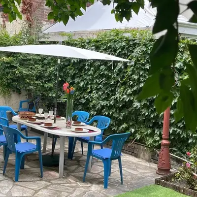 Lovely house with garden Paris Flea Market