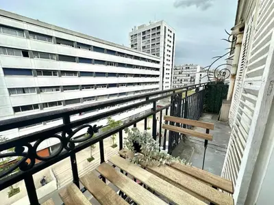 Balcon ou terrasse dans l'établissement New 702 Suite Piscine - Cosy Apartment Paris Center