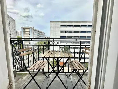 Balcon ou terrasse dans l'établissement New 702 Suite Piscine - Cosy Apartment Paris Center