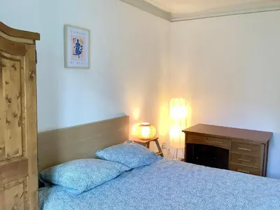 Un ou plusieurs lits dans un hébergement de l'établissement 2 rooms, close to Montmartre, light and quiet