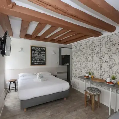 Studio parisien 20m2 en face du musee Grevin - 2P