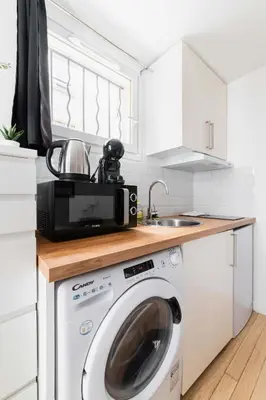 Cuisine ou kitchenette dans l'établissement Studio cosy refait a neuf Maris paris 3 - 2P