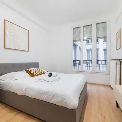 Studio elegant sacre coeur metro anvers - Paris 18 -2P