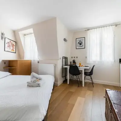 Studio refait a neuf metro pereire paris 17 - 2P