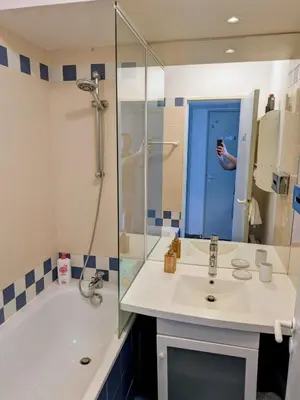 Salle de bains dans l'établissement Cozy Studio Paris Porte de Versailles