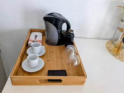 Plateau bouilloire dans l'établissement Cozy Studio Paris Porte de Versailles