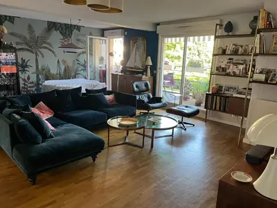 Coin salon dans l'établissement Chez l habitant chambre et salle de bains autonomes
