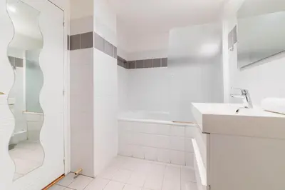 Salle de bains dans l'établissement Appartement Spacieux Face aux Jardins des plantes