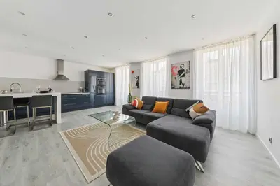 Coin salon dans l'établissement Charmant appt 1BR 2P Neuilly-sur-Seine