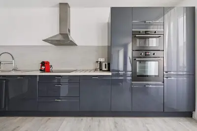 Cuisine ou kitchenette dans l'établissement Charmant appt 1BR 2P Neuilly-sur-Seine