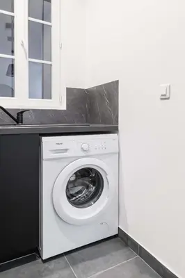 Plan de l'établissement Studio refait a neuf proche Metro - Paris 19 - 2P