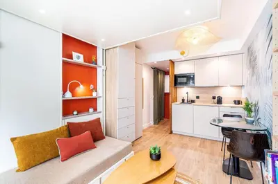 Cuisine ou kitchenette dans l'établissement A little cocoon in the heart of Paris