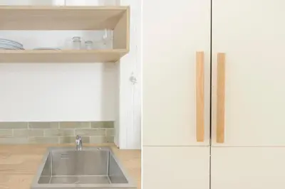 Cuisine ou kitchenette dans l'établissement Maison Alcôme - Elegant Artist's Residence with Private Garden